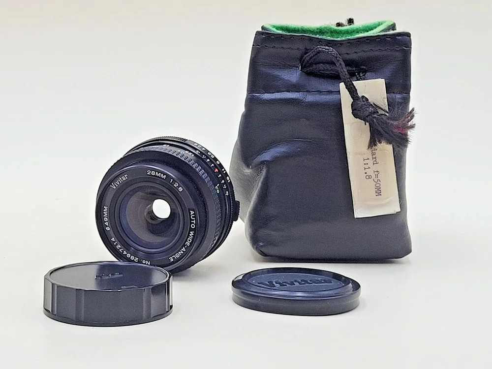 Vivitar 28mm f/2.8 Auto Wide-Angle Manual Focus Lens 28947214 w/ Caps Pouch